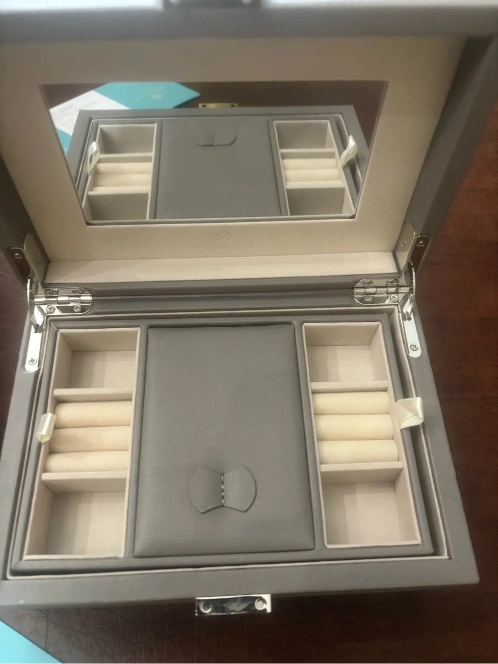 Vlando Jewelry Box